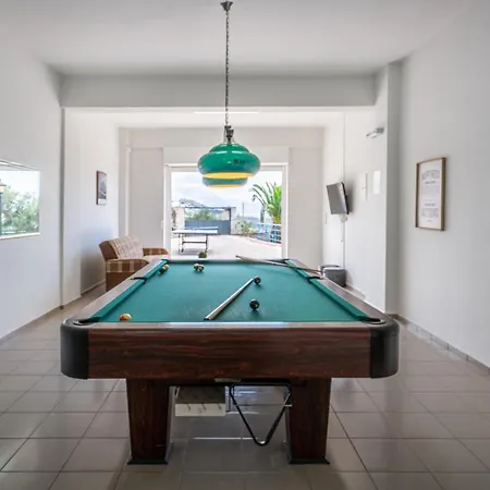A 5 Bedroom With Pool & Amazing Sea View! Holiday home *
