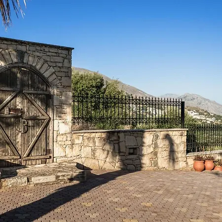 A 5 Bedroom With Pool & Amazing Sea View! *