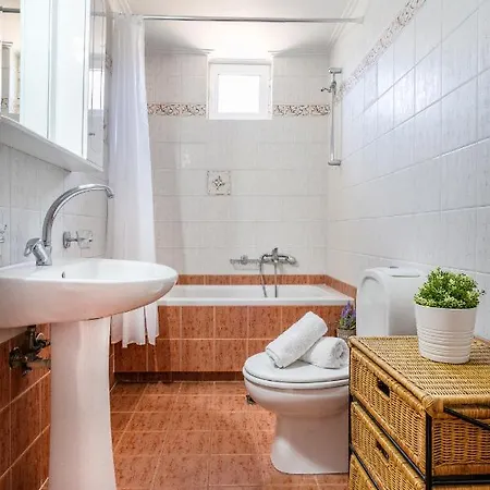 Holiday home A 5 Bedroom With Pool & Amazing Sea View!